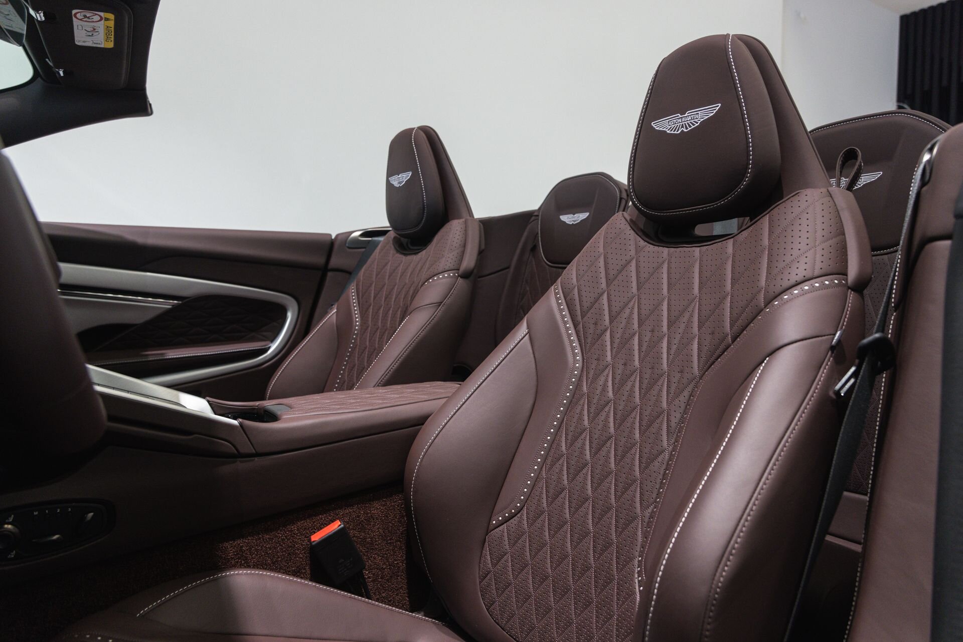 Aston Martin DB12 Volante - Afbeelding 3