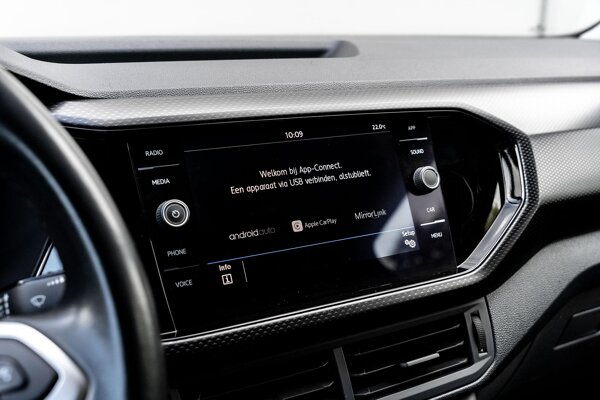 Apple CarPlay/Android Auto