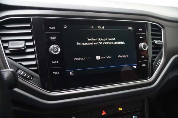 Apple CarPlay / Android Auto