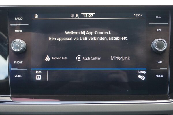 Apple CarPlay/Android Auto