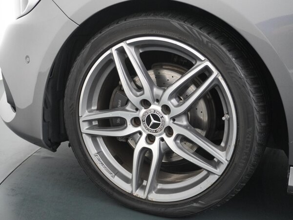 18'' vijf-dubbelspaaks lichtmetalen AMG-velgen