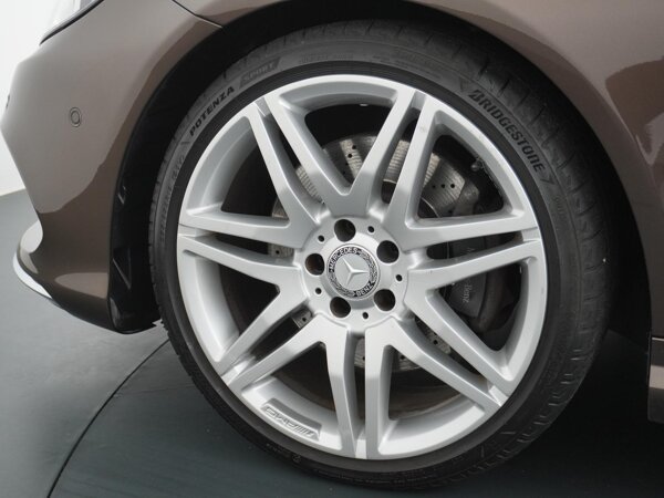 19'' zeven-dubbelspaaks lichtmetalen AMG-velgen