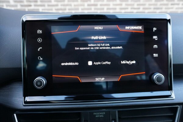 Apple Carplay/Android Auto