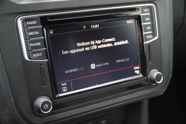 apple carplay / android auto