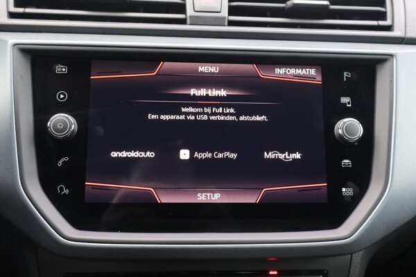 Apple Carplay/Android Auto