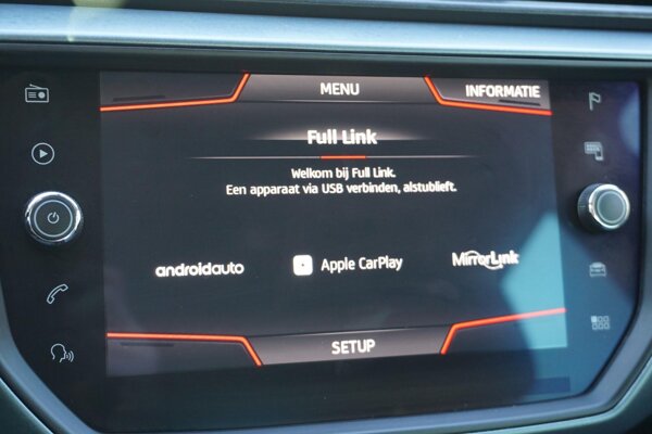 Apple Carplay/Android Auto