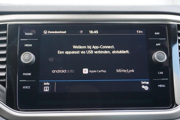 Apple CarPlay/Android Auto