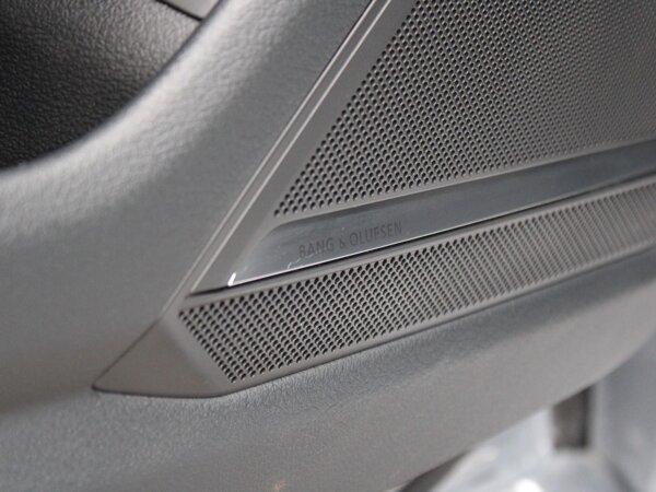 Bang & Olufsen Premium soundsystem