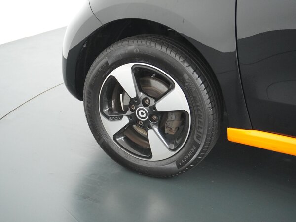 15" achtspaakslichtmetalen velgen, zilver,met banden 165/65 R15 voor,185/60 R15 achter