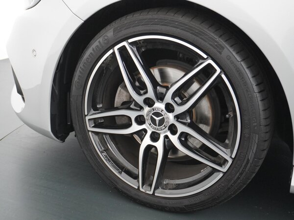 18" vijf-dubbelspaaks LM velgen, zwart, glansgedraaid, 225/40