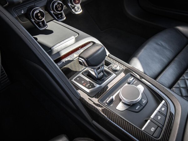 carbonafwerking interieur