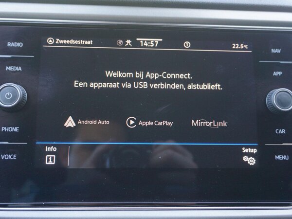 Apple CarPlay/Android Auto