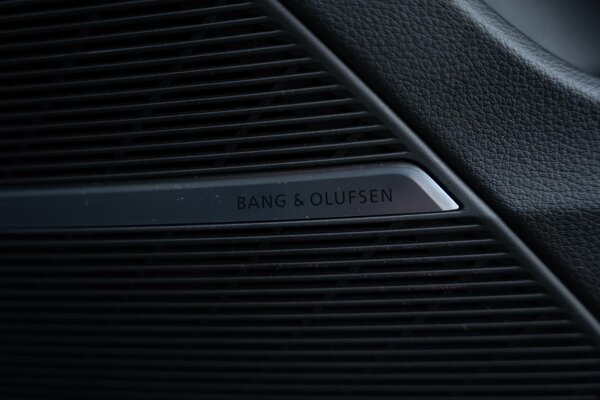 Bang & Olufsen Premium soundsystem met 3D sound vóór