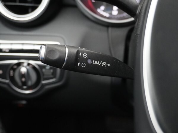 Cruisecontrol met HOLD-functie en variabele snelheidsbegrenzing SPEEDTRONIC