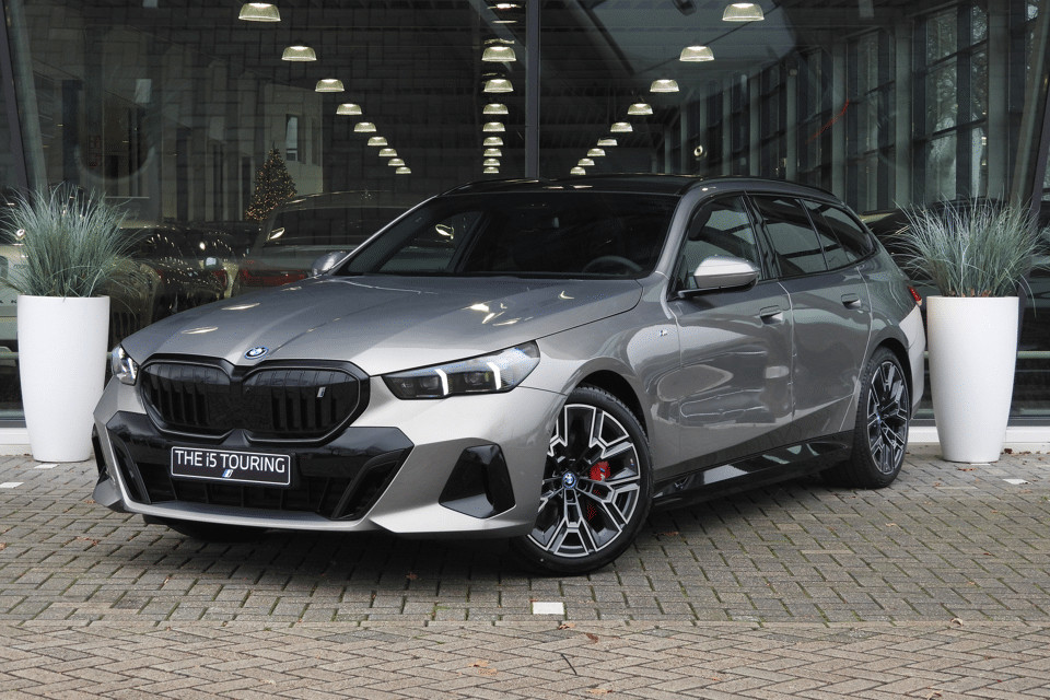 BMW i5 eDrive40 High Executive M Sport - Afbeelding 1