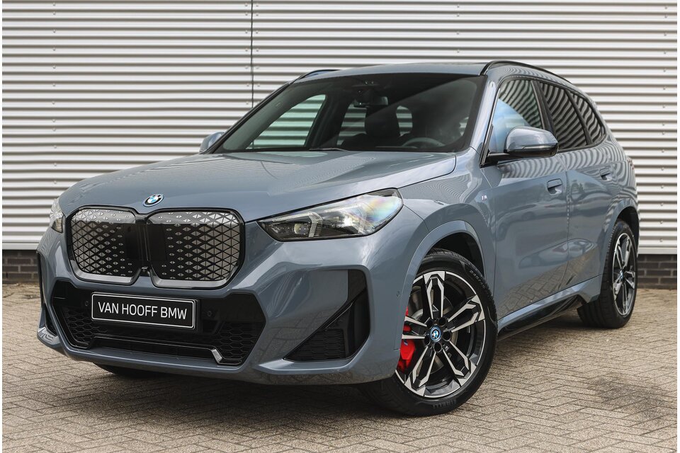 BMW iX1 eDrive20 High Executive M Sport - Afbeelding 1