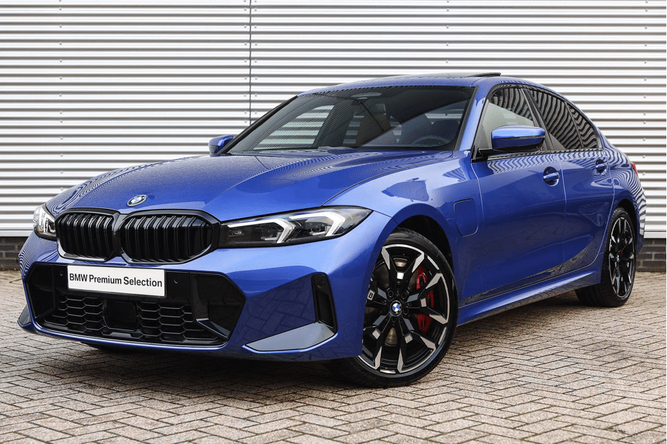BMW 3 Serie 330e High Executive M Sport Automaat - Afbeelding 1