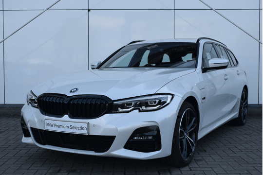 BMW 3 Serie Touring 330e High Executive M Sport Automaat