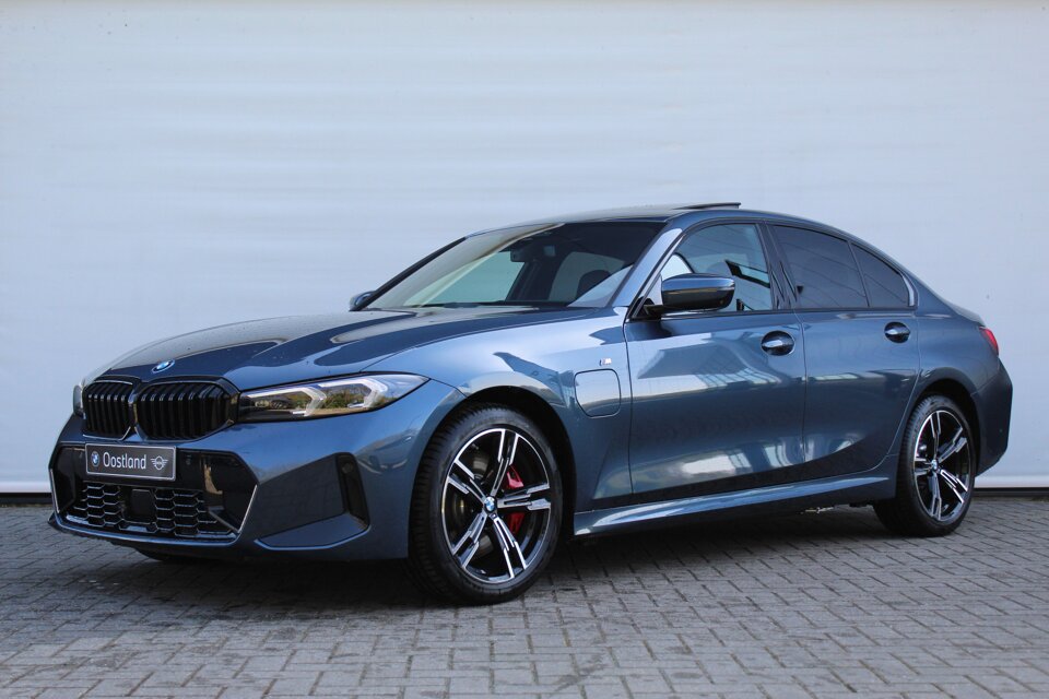 BMW 3 Serie 330e High Executive M Sport Automaat - Afbeelding 1