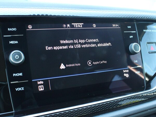 Apple Carplay/Android Auto