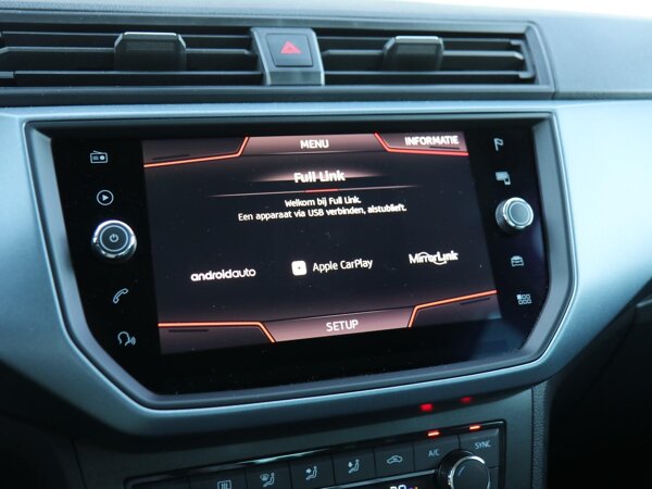 Apple Carplay/Android Auto