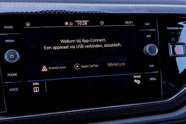 Apple Carplay/Android Auto