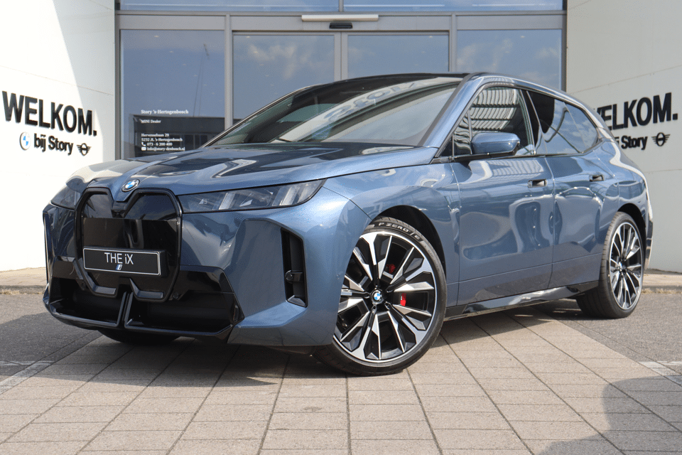 BMW iX xDrive60 M Sport - Afbeelding 1