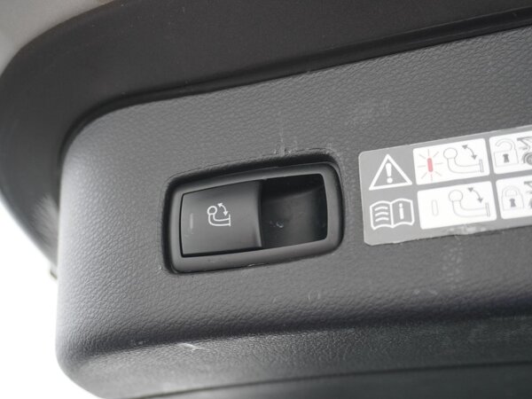 Trekhaak met ESP-aanhangwagenstabilisatie en volledig elektrisch wegklapbare kogelkop