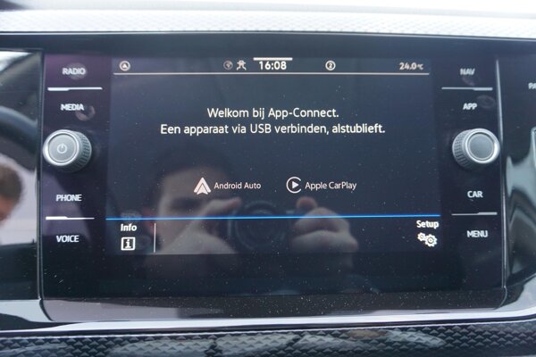 Apple Carplay/Android Auto