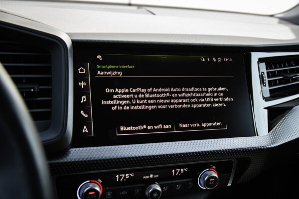 Apple Carplay/Android Auto