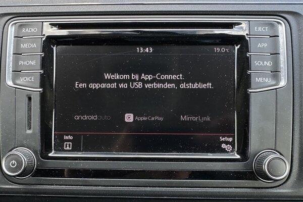 Apple Carplay/Android Auto