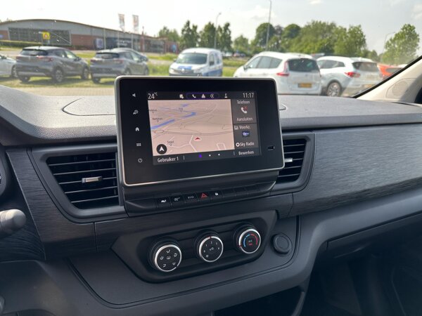 EASY LINK navigatiesysteem met 8" touchscreen en DAB+ radio