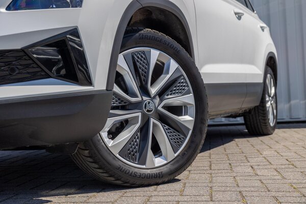 Lichtmetalen velgen 18 inch Procyon Aero silver met banden 215/50/R18
