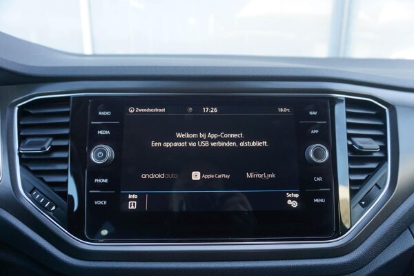 Apple CarPlay/Android Auto