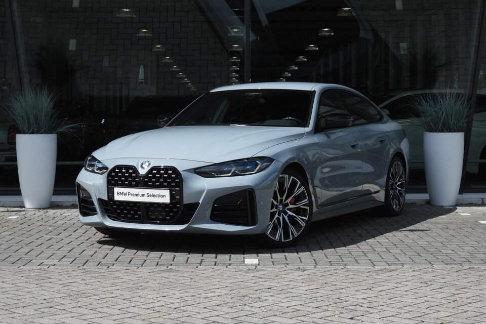 BMW 4 Serie Gran Coupé M440i xDrive High Executive Automaat - Afbeelding 1