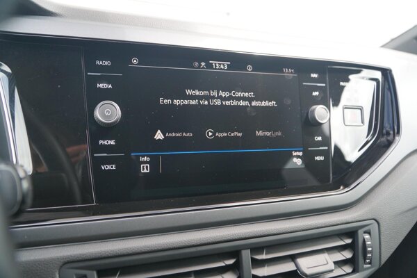 Apple Carplay/Android Auto