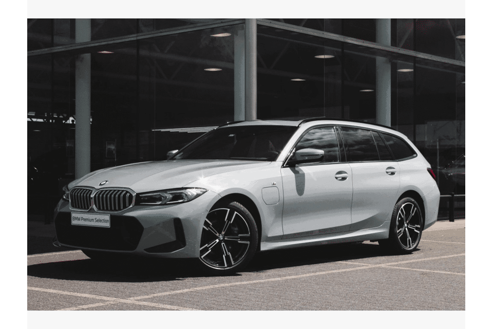 BMW 3 Serie Touring 330e High Executive M Sport Automaat - Afbeelding 1