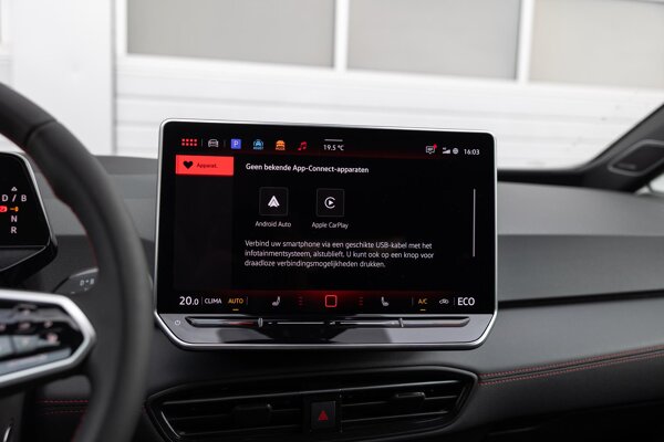 Apple Carplay/Android Auto