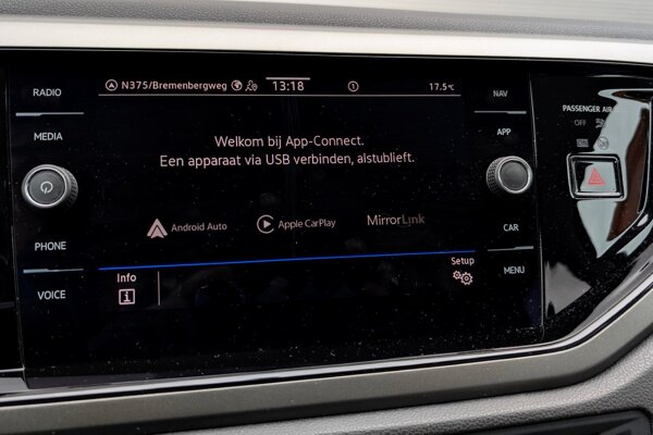 Apple Carplay/Android Auto