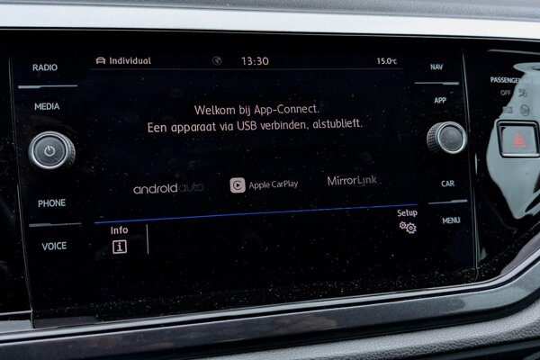 Apple Carplay/Android Auto