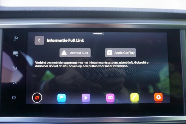 Apple Carplay/Android Auto