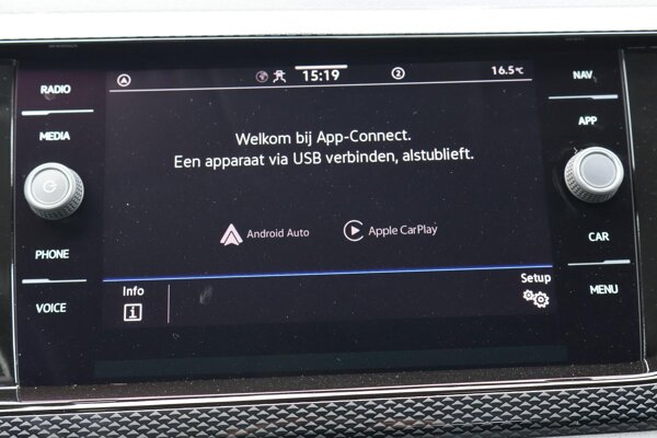 Apple Carplay/Android Auto