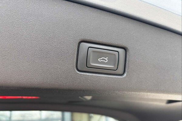 elektrisch bedienbare achterklep met sensorsturing
