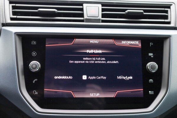 Apple Carplay/Android Auto