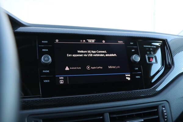 Apple Carplay/Android Auto