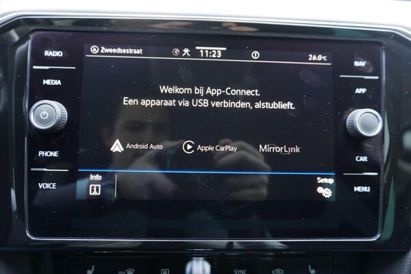 Apple CarPlay/Android Auto