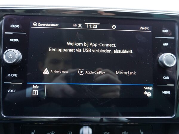 Apple CarPlay/Android Auto