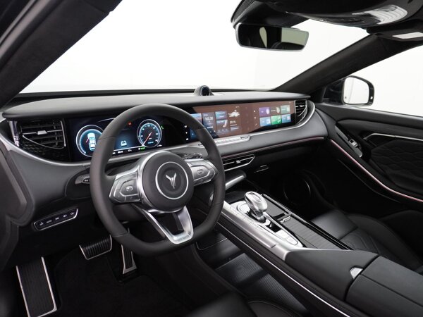 Blackline Interieur