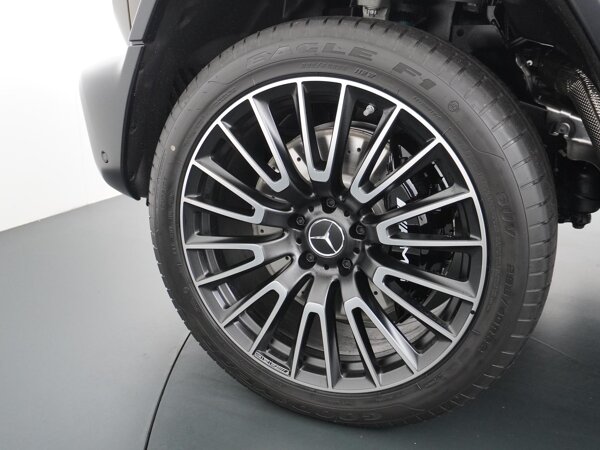 22" multispaaks gesmede AMG-velgen, zwart/grijs 22" multispaaks gesmede AMG-velgen, zwart/grijs