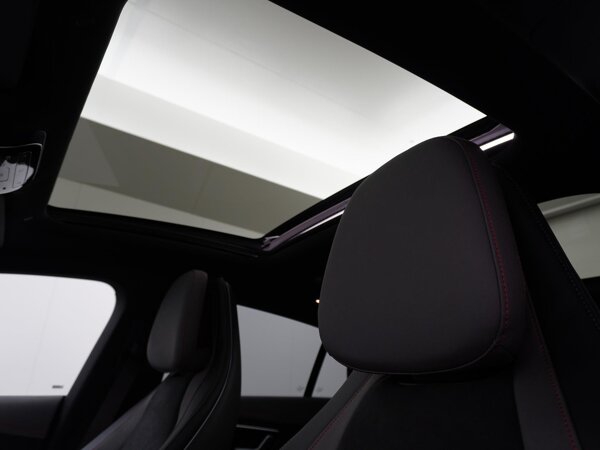 Panoramisch schuifdak enkel beschikbaar op 500 4Matic en 53 4Matic Panoramisch schuifdak enkel beschikbaar op 500 4Matic en 53 4Matic